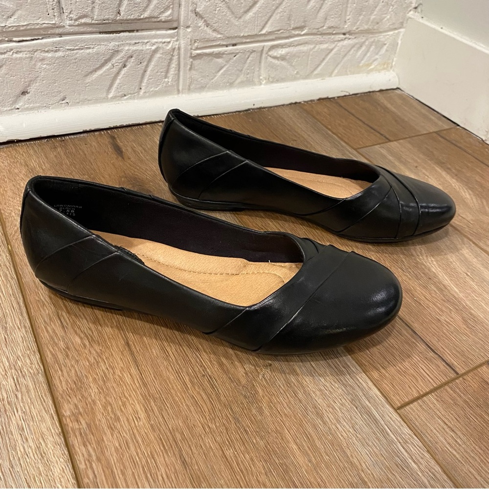 Earth Brand Black Leather Flats - Size 7.5 - NWT!